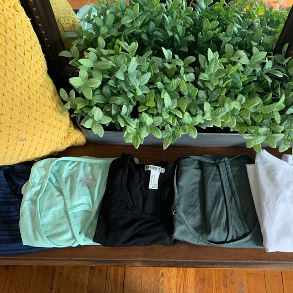 FIVE Workout Tops | Naturals Bundle | M - Picture 1 of 2